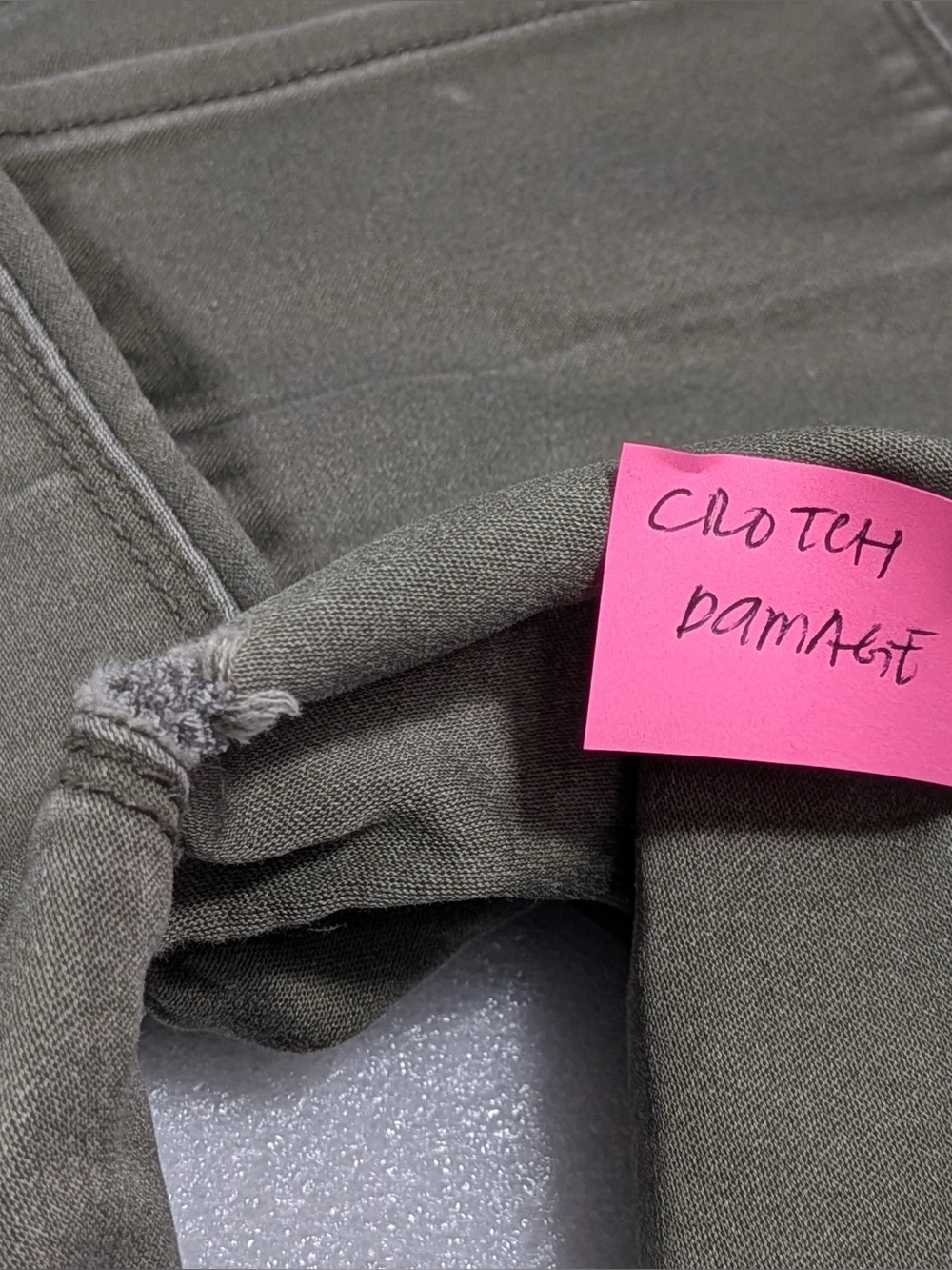 Design Lab Skinny Pants- with flaw - Picture 8 of 11